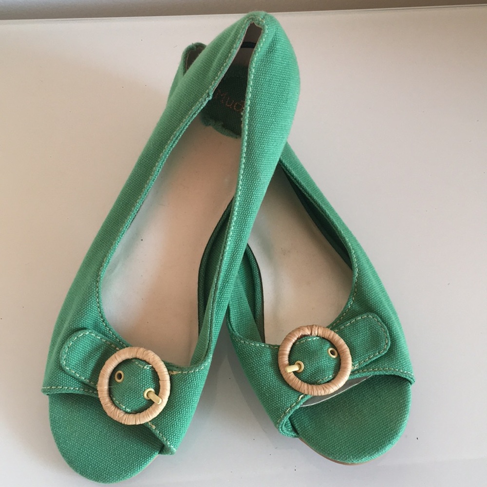 Cute Mudd Green Fabric Open Toe Slip On Flats
